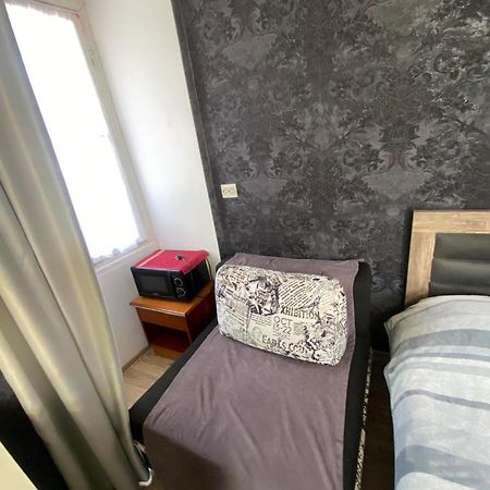 Family Apartment In Avlabari Tbilisi Exterior foto