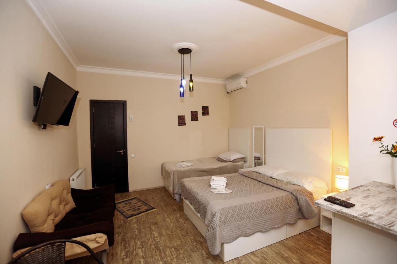 Family Apartment In Avlabari Tbilisi Exterior foto