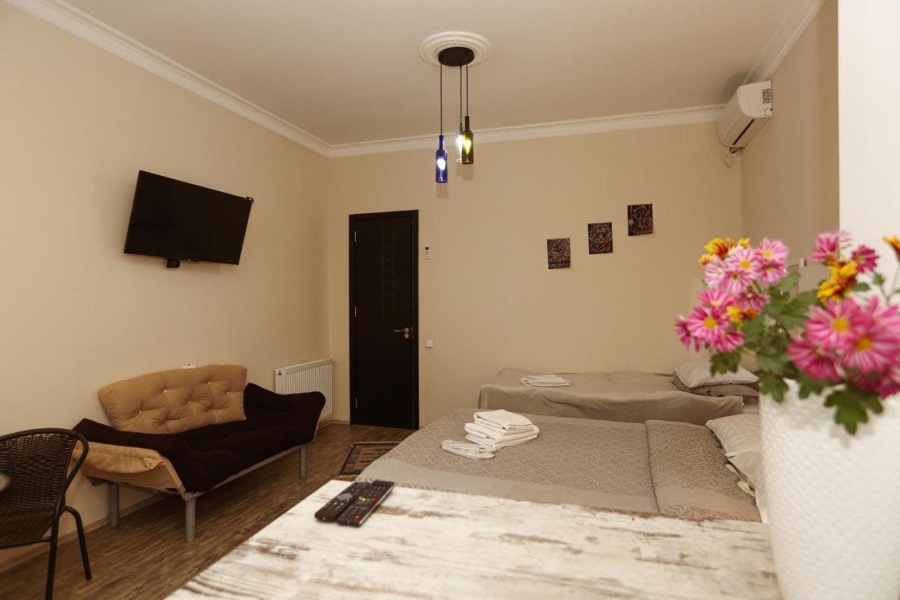Family Apartment In Avlabari Tbilisi Exterior foto
